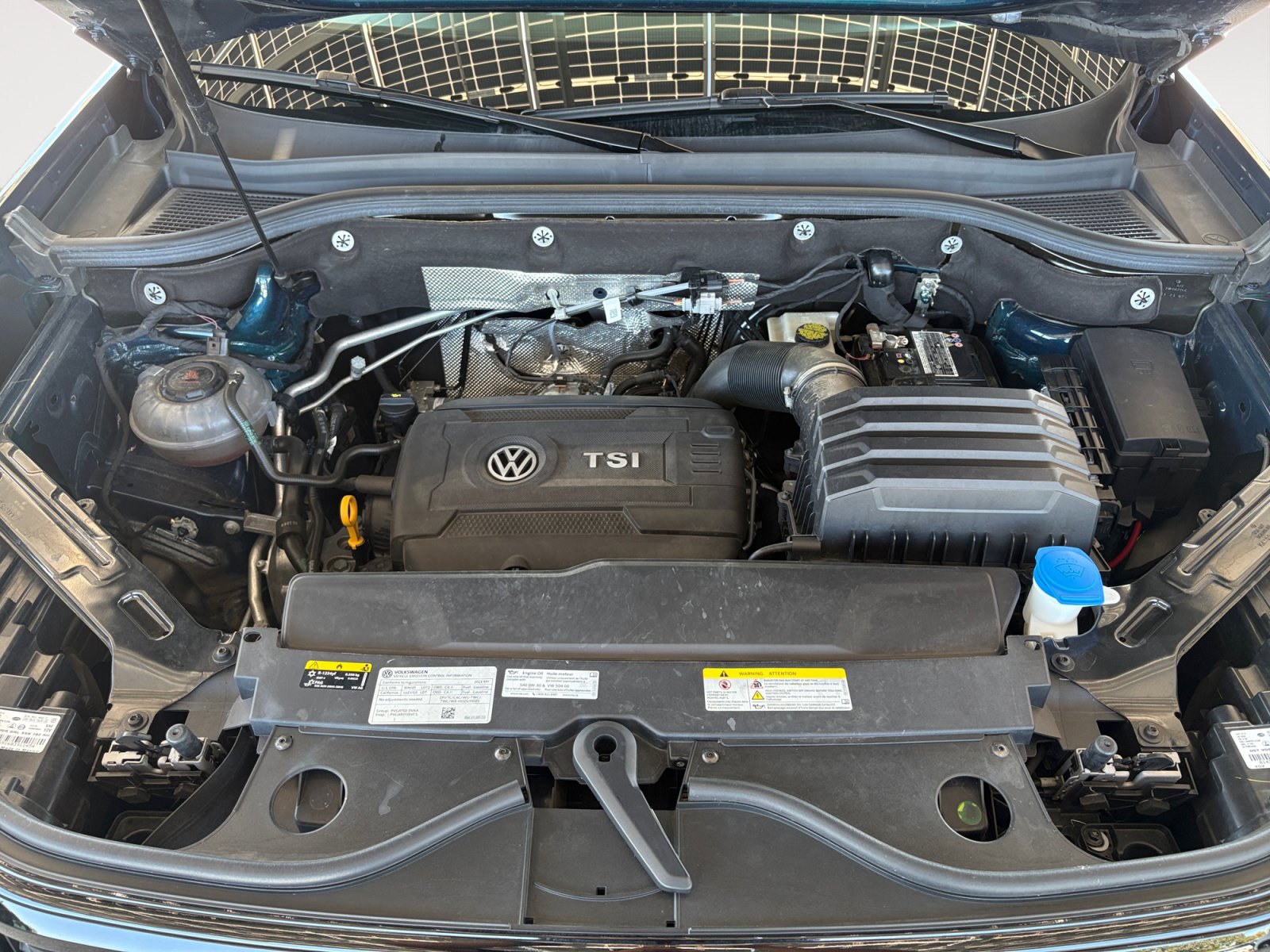 Certified 2023 Volkswagen Atlas Cross Sport SEL R-Line AWD/4WD image 27