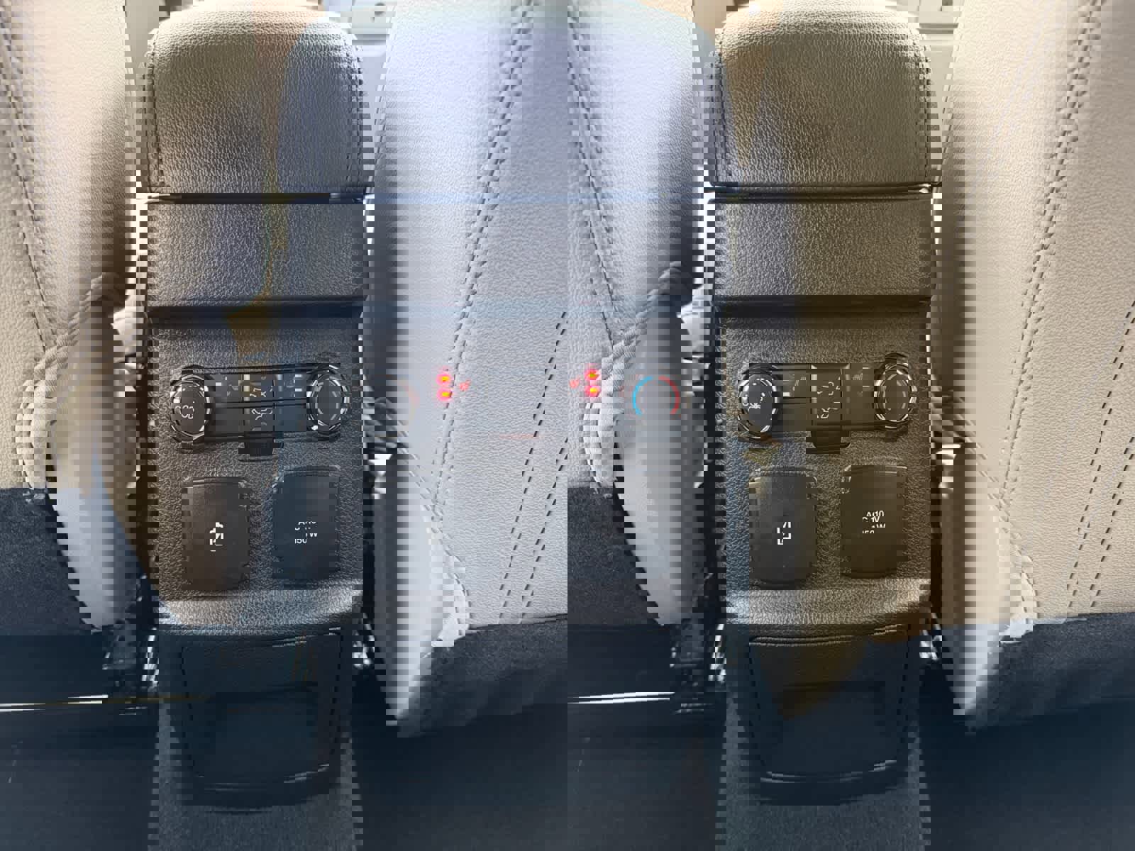 Used 2018 Ford Explorer Limited image 26