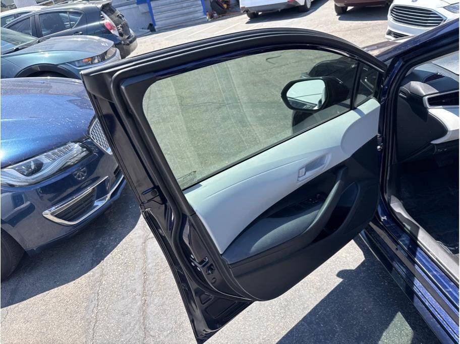 Used 2025 Toyota Corolla SE FWD image 17