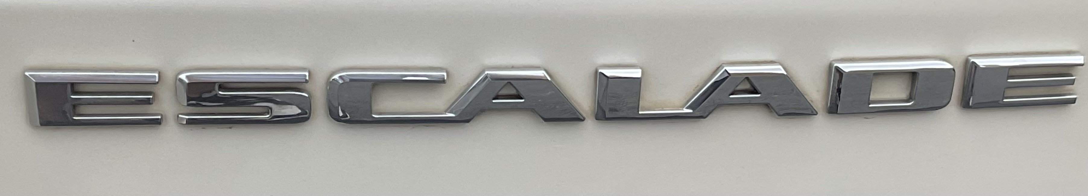 Used 2015 Cadillac Escalade Premium AWD/4WD image 7