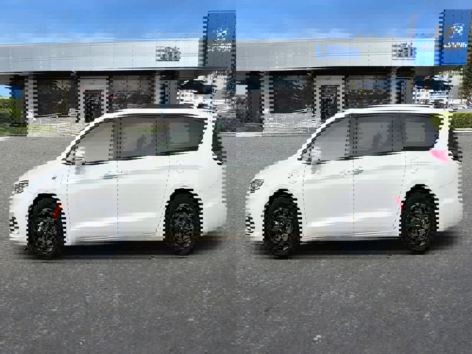 Used 2021 Chrysler Pacifica Touring w/ S Appearance Package image 6