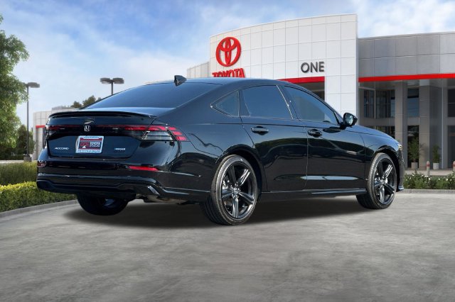 Used 2025 Honda Accord Sport image 4