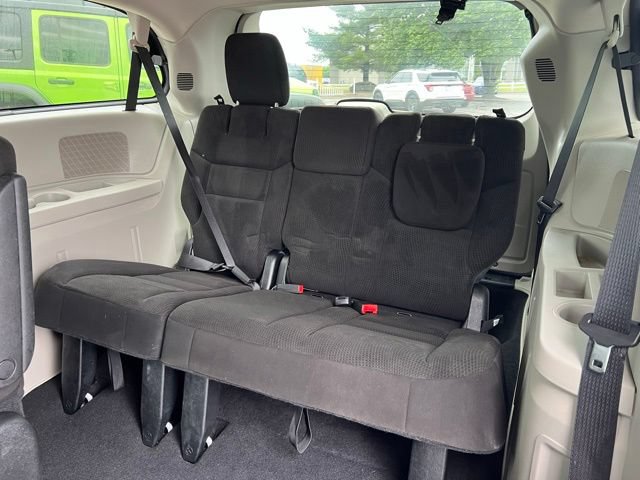 Used 2015 Dodge Grand Caravan SXT w/ UConnect Hands-Free Group FWD image 20