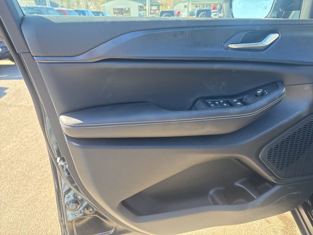 New 2026 Jeep Grand Cherokee Laredo image 19