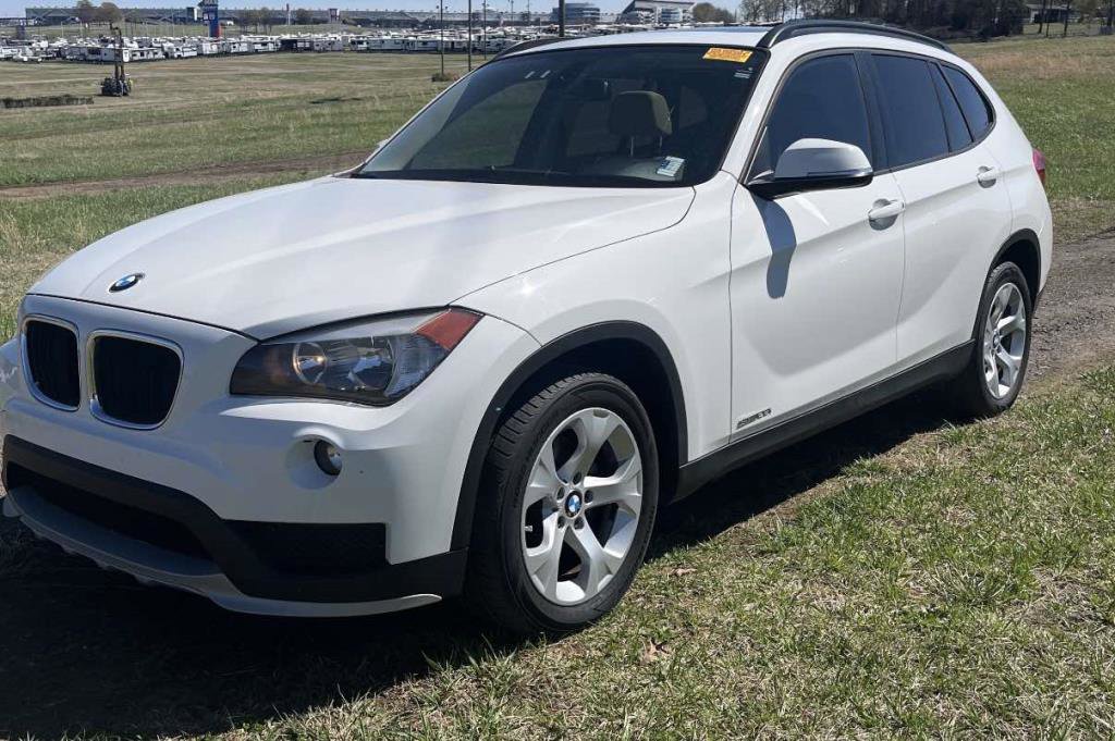 Used 2015 BMW X1 sDrive28i RWD image 1