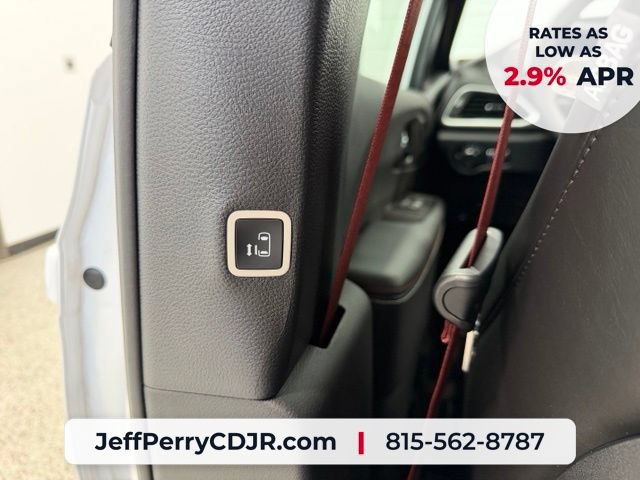 New 2027 Chrysler Pacifica Select FWD image 29