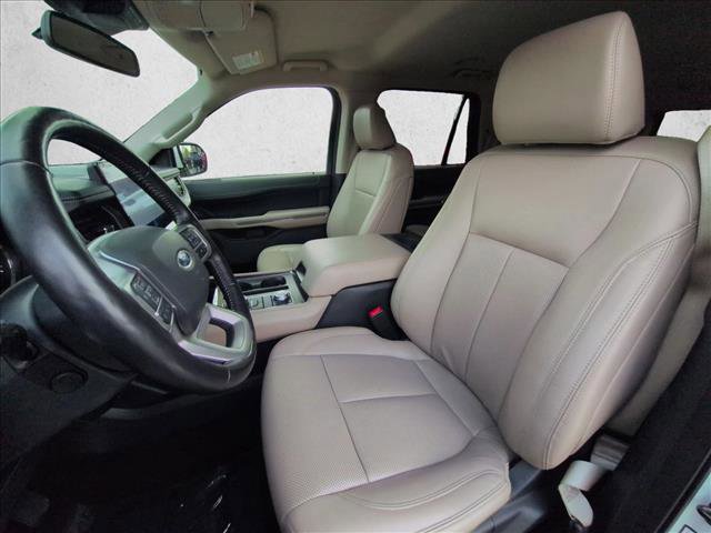 Used 2023 Ford Expedition Max XLT image 16