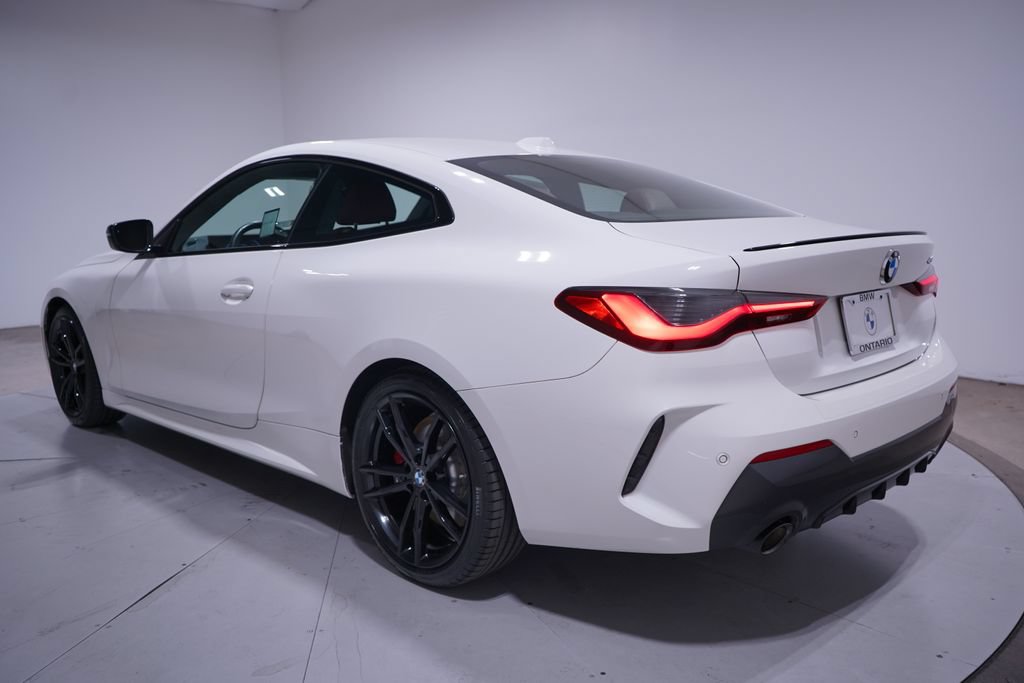 Used 2024 BMW 430i Coupe w/ M Sport Package RWD image 3