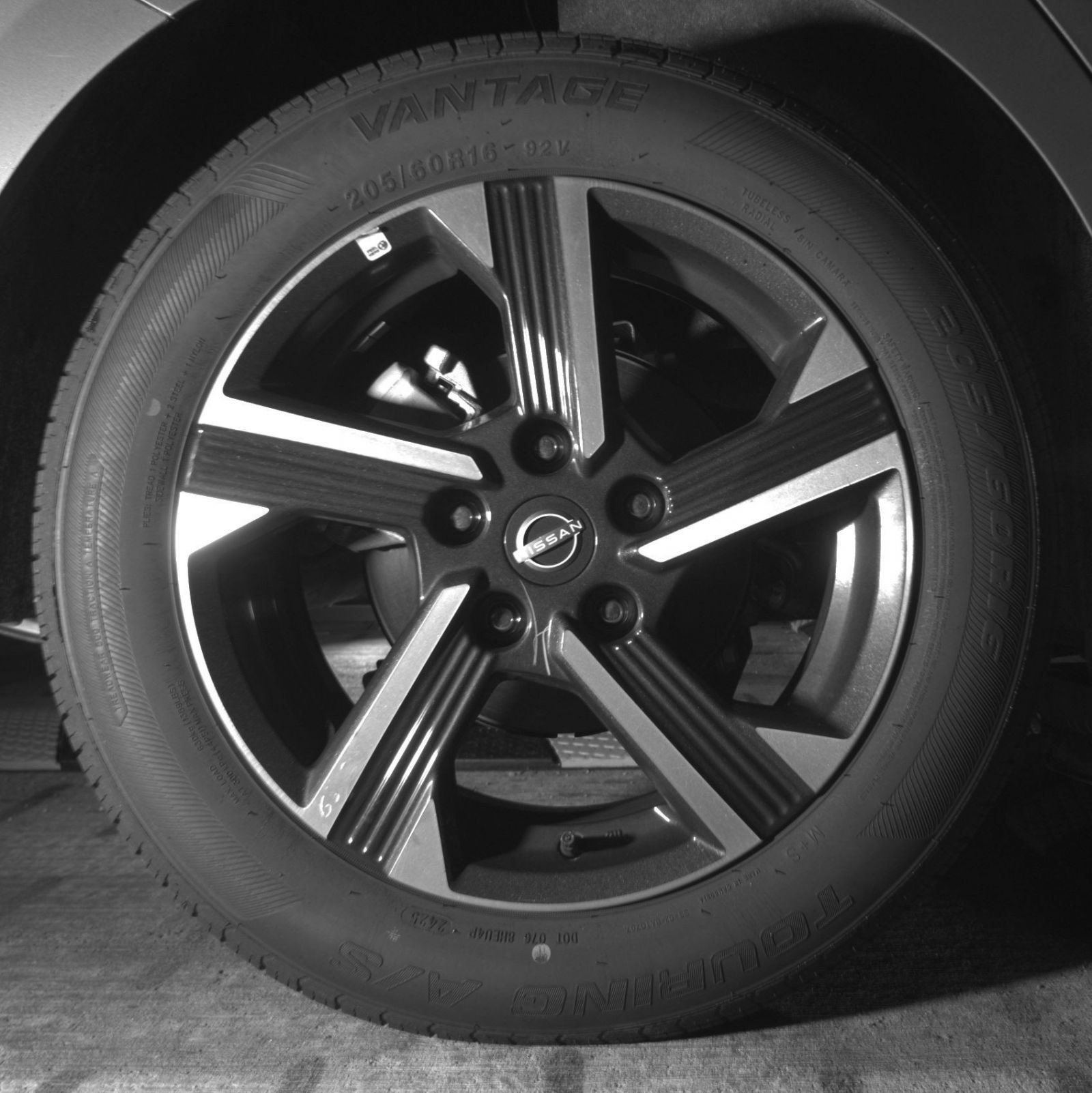 Used 2025 Nissan Sentra SV FWD image 18
