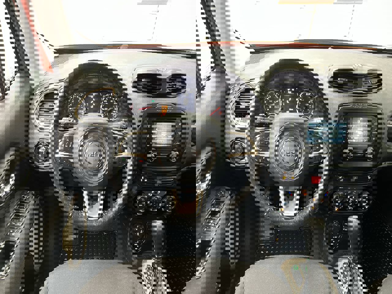 Used 2017 Jeep Renegade Latitude w/ Popular Equipment Group image 12