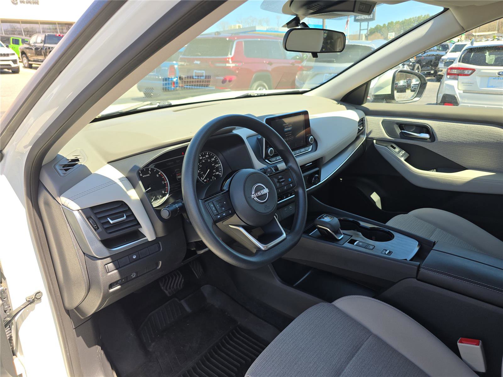 Used 2023 Nissan Rogue SV FWD image 23