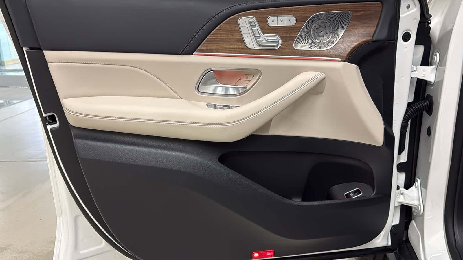 New 2026 Mercedes-Benz GLS 63 AMG 4MATIC image 16