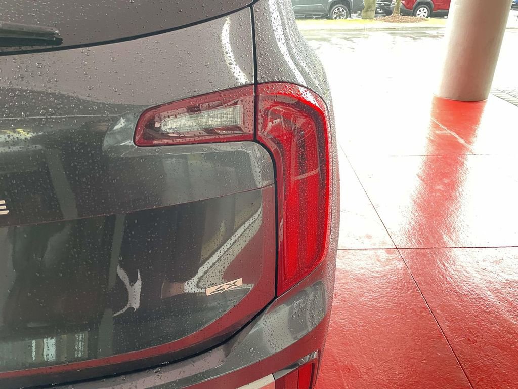 Used 2023 Kia Telluride LX image 17