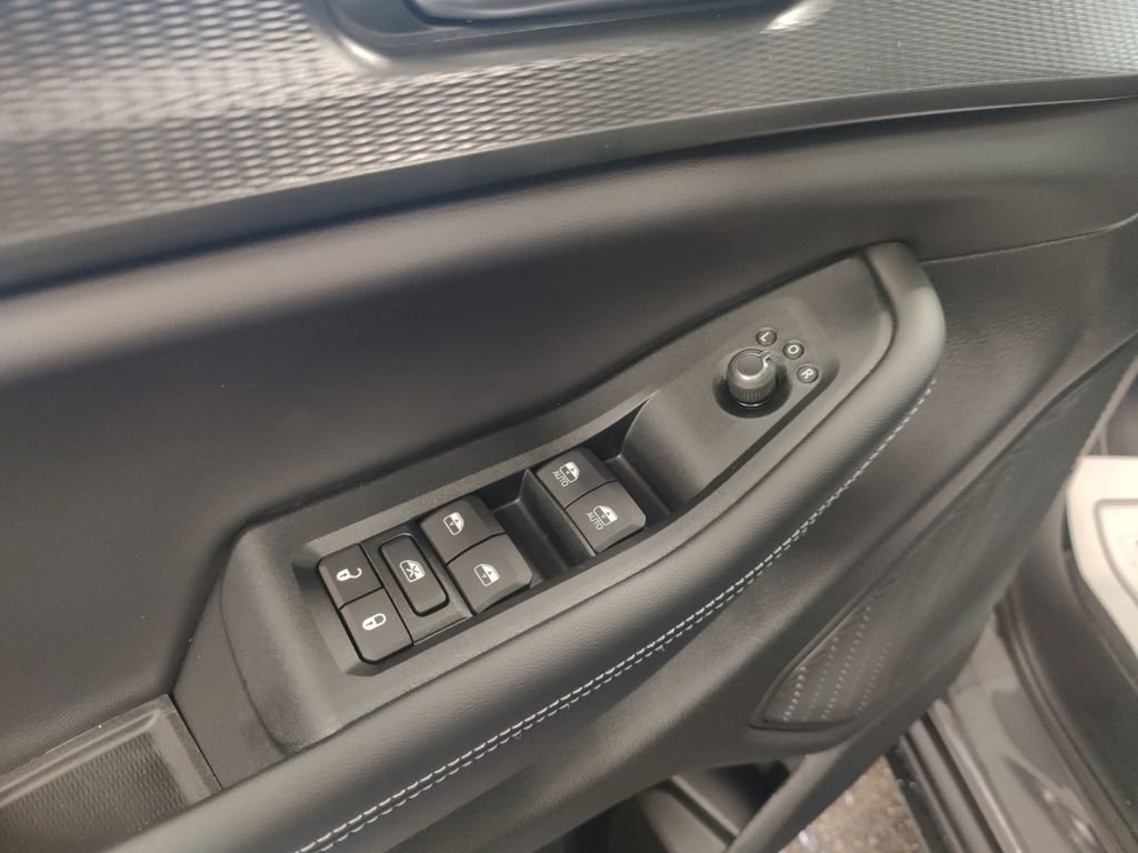 New 2025 Jeep Grand Cherokee L Altitude image 19