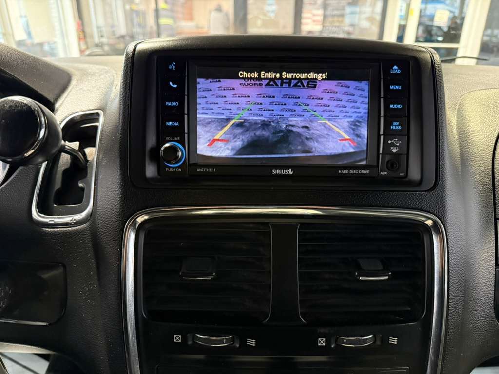 Used 2019 Dodge Grand Caravan SXT FWD image 17