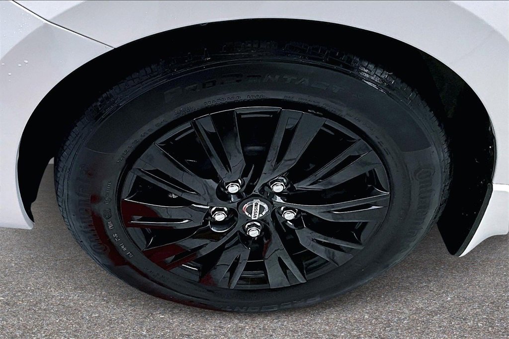 Used 2020 Nissan Versa S image 32