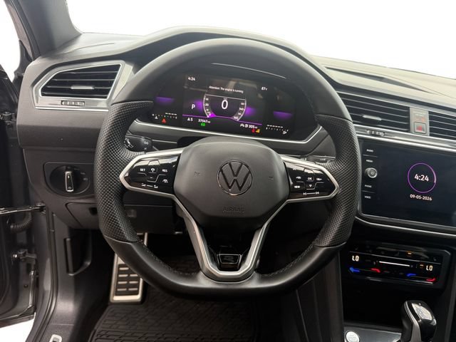 Used 2023 Volkswagen Tiguan SE R-Line FWD image 17
