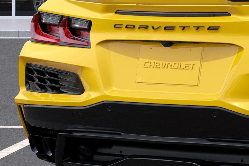 New 2025 Chevrolet Corvette E-Ray w/ ZER Performance Package AWD/4WD image 17