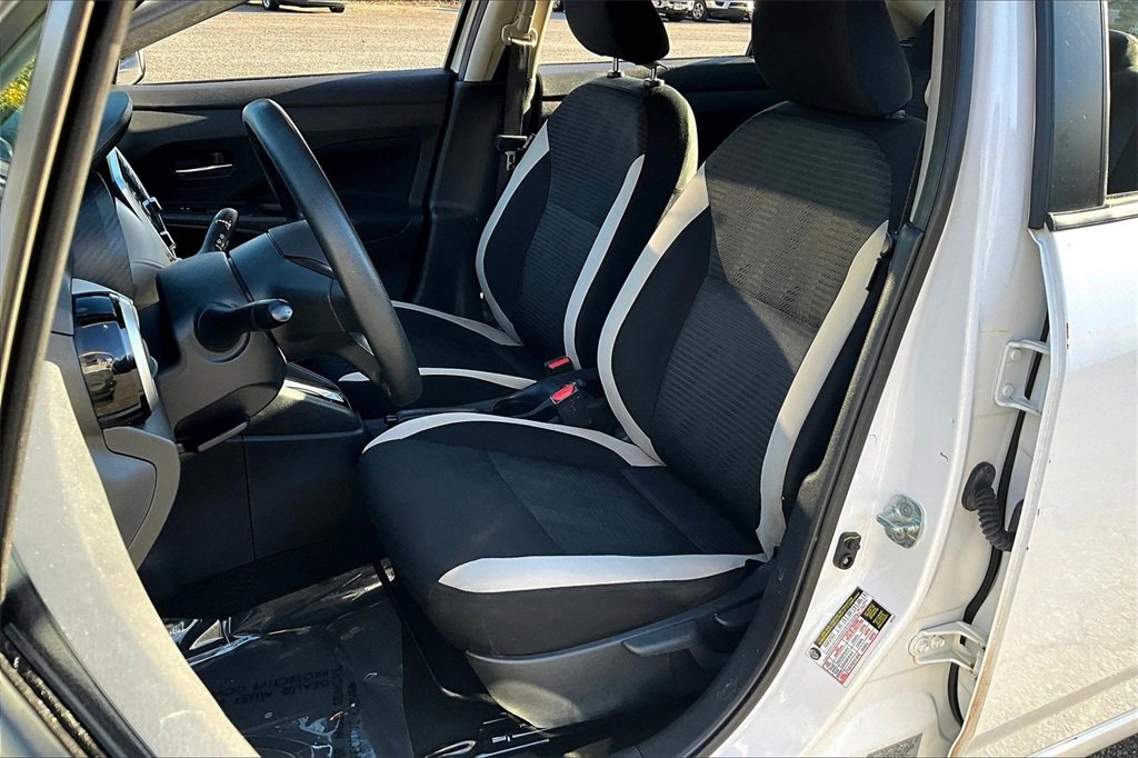 Used 2022 Nissan Versa SV image 19