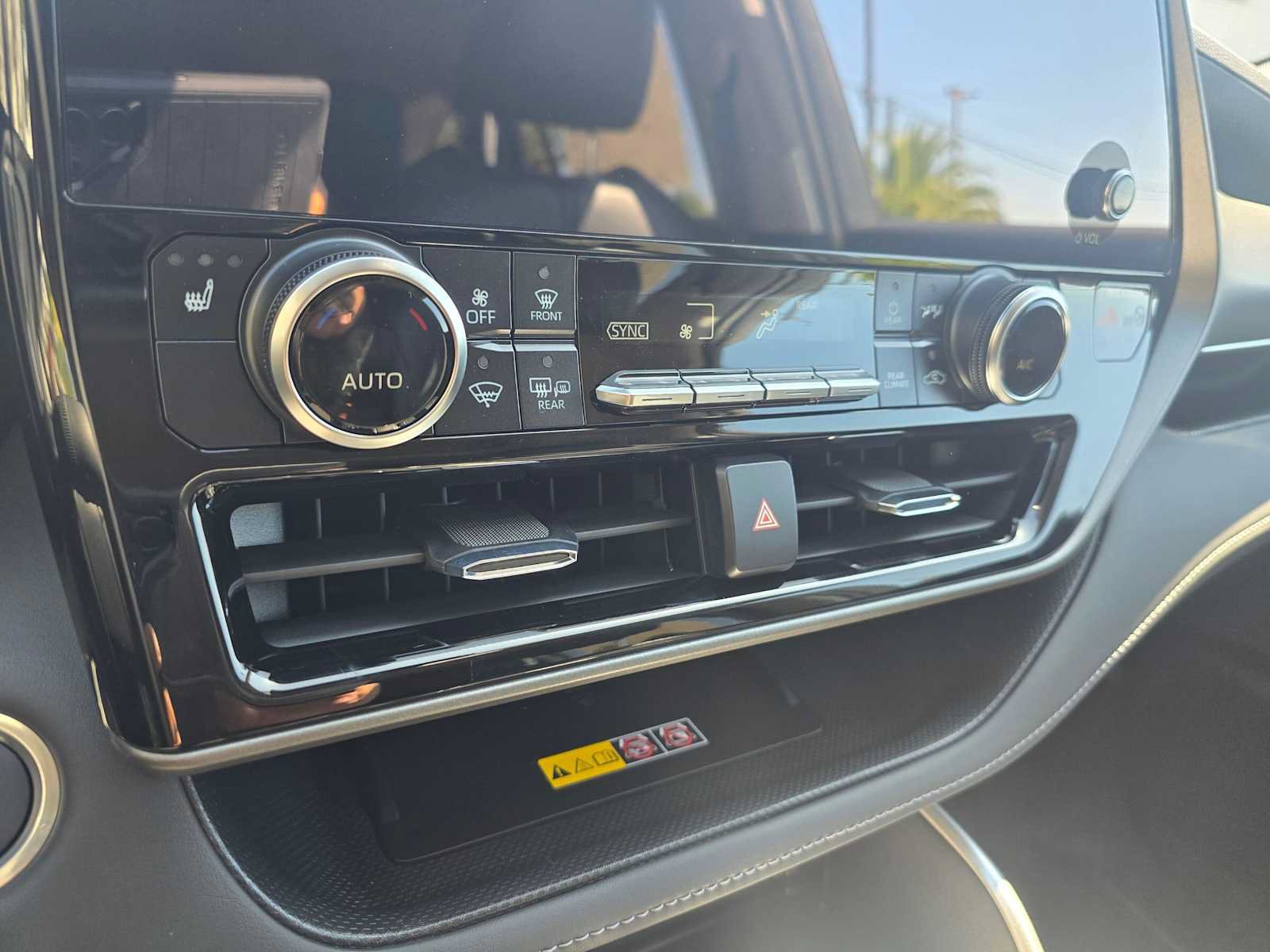 New 2026 Toyota Highlander XLE AWD/4WD image 30