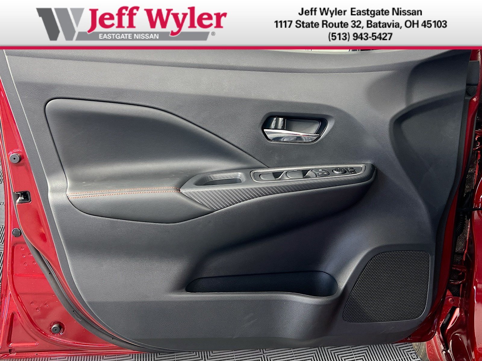 New 2025 Nissan Versa SR w/ Trunk Package FWD image 18
