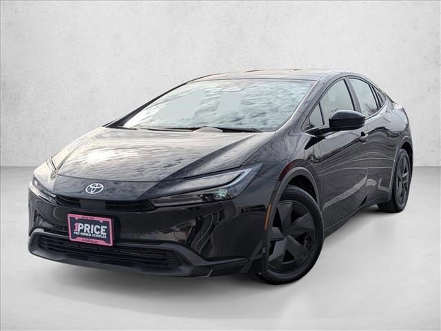 Used 2025 Toyota Prius LE image 1