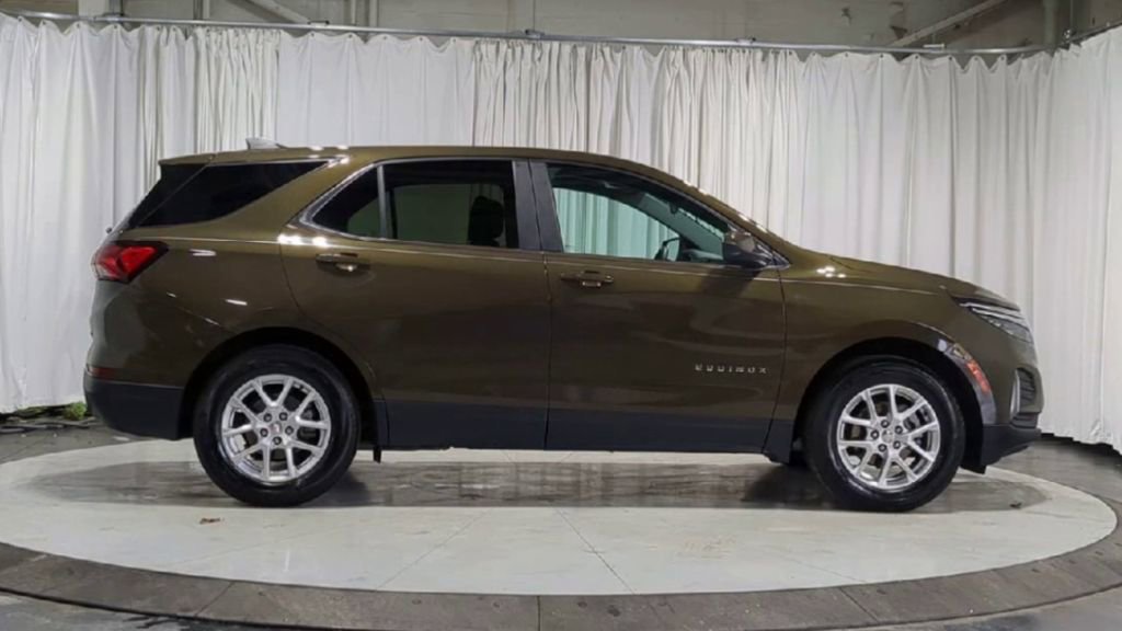 Used 2023 Chevrolet Equinox LT FWD image 11