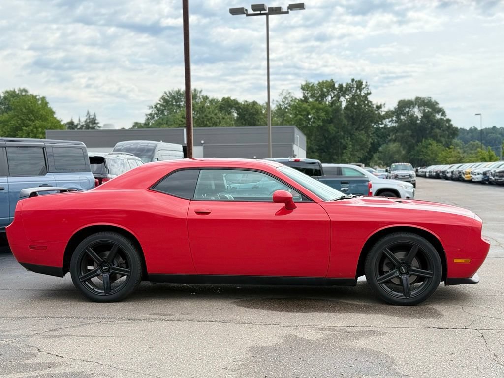 Used 2014 Dodge Challenger SXT Plus RWD image 25