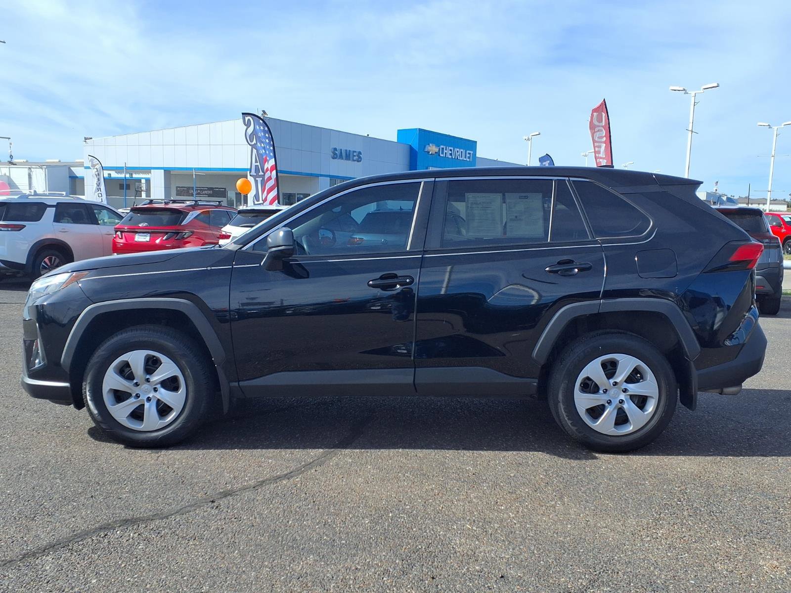 Used 2023 Toyota RAV4 LE image 4