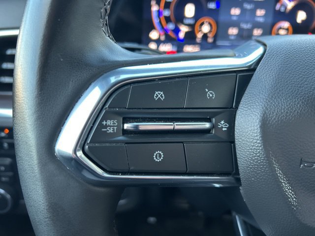 Used 2025 Chevrolet Suburban LT AWD/4WD image 16