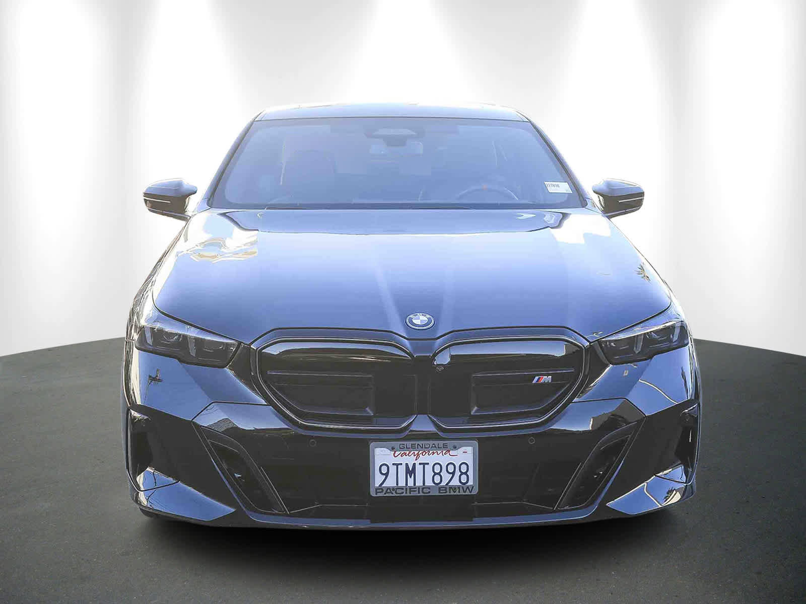 Used 2025 BMW i5 M60 w/ Premium Package image 2