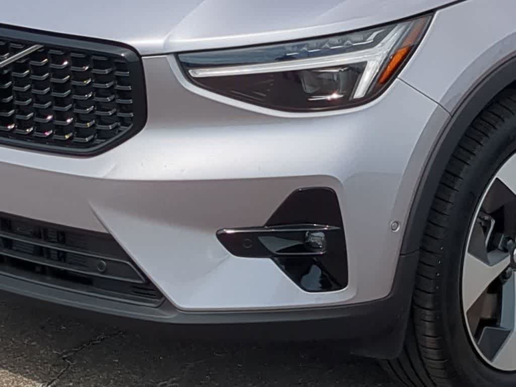 Certified 2026 Volvo XC40 B5 Plus AWD/4WD image 10