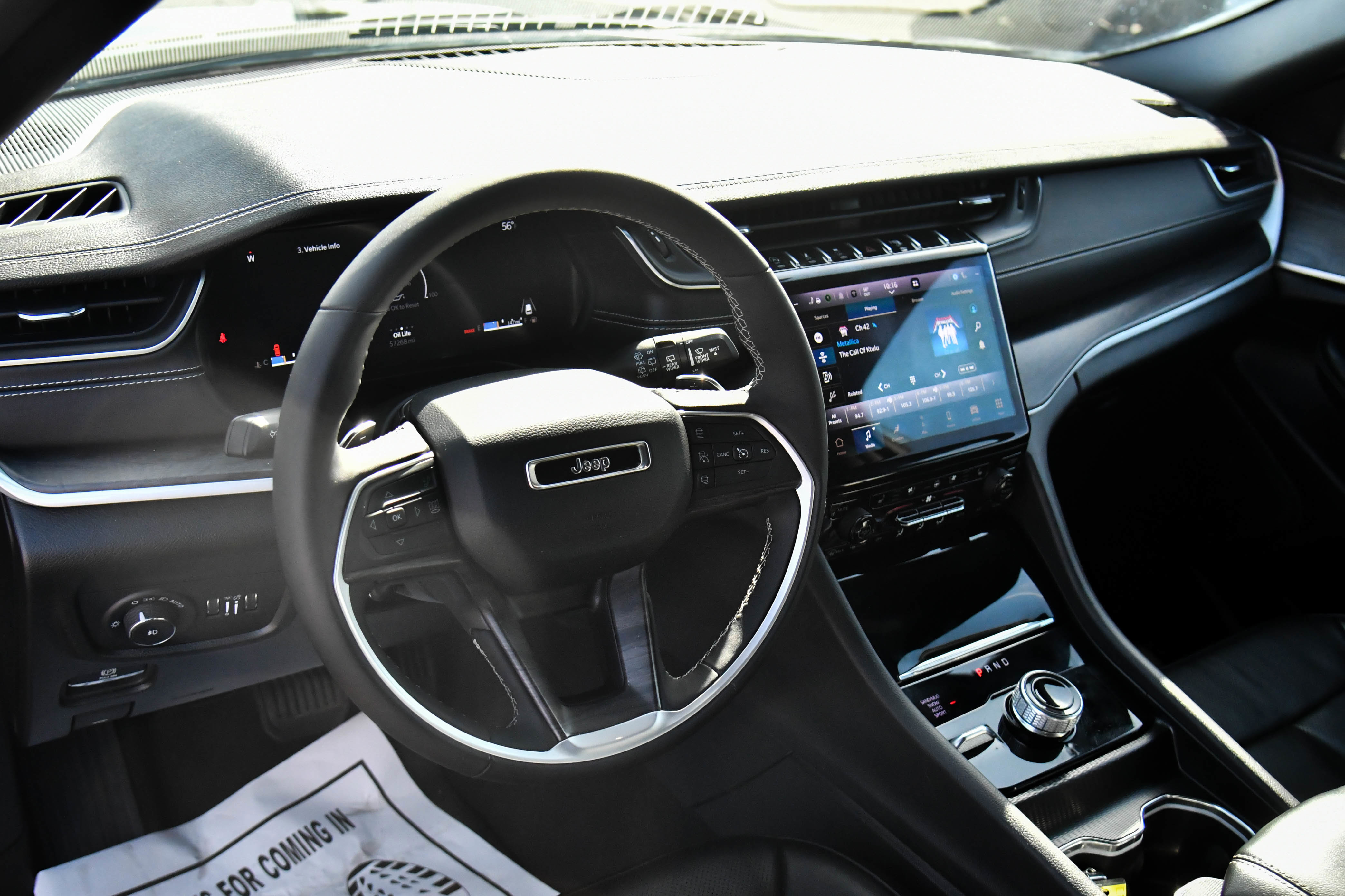 Used 2024 Jeep Grand Cherokee L Limited w/ Luxury Tech Group II image 16