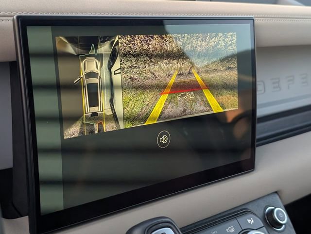 Used 2023 Land Rover Defender 130 SE image 19