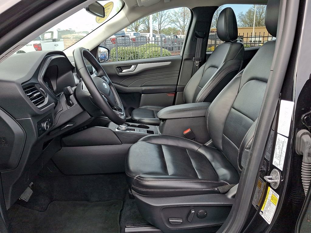 Used 2024 Ford Escape Platinum image 10