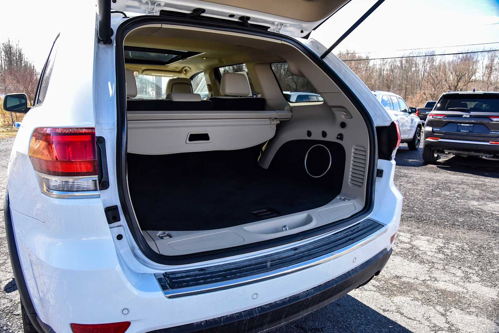 Certified 2021 Jeep Grand Cherokee Limited w/ Luxury Group II AWD/4WD image 13