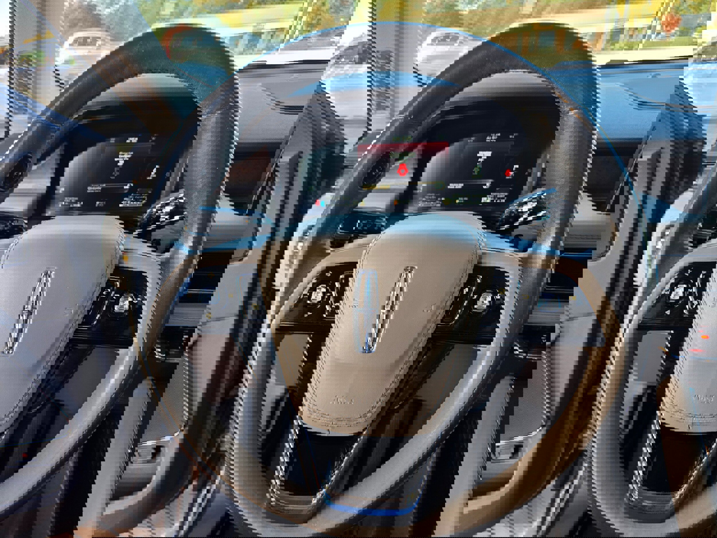 Used 2020 Lincoln Aviator Reserve w/ Elements Package Plus image 12