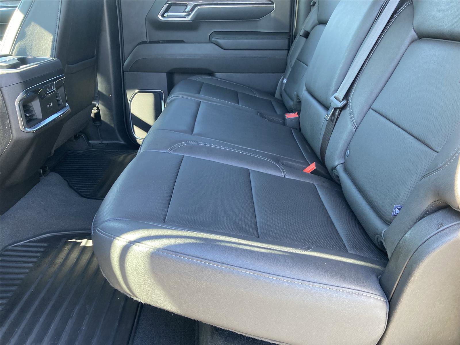 Used 2024 Chevrolet Silverado 1500 LTZ w/ LTZ Convenience Package II image 28