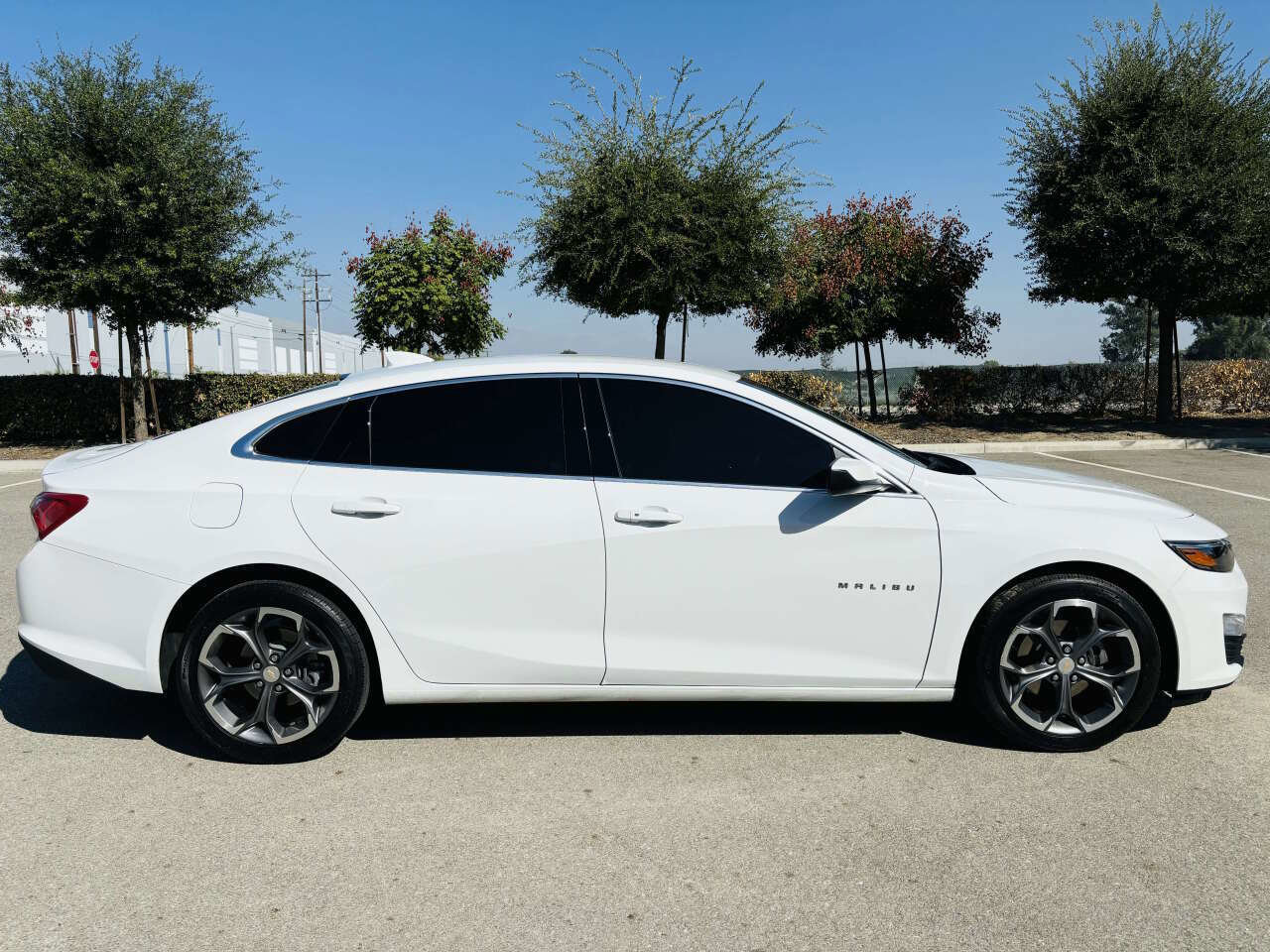 Used 2022 Chevrolet Malibu LT image 4