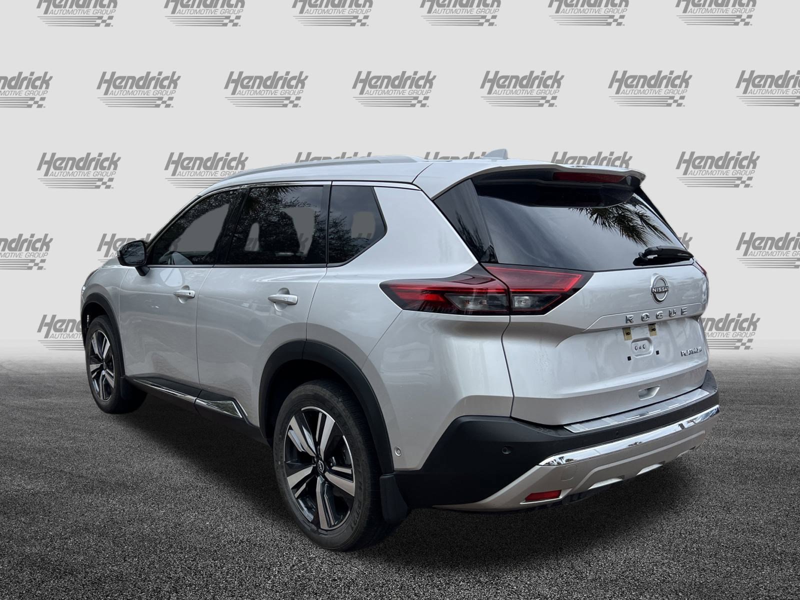 Used 2023 Nissan Rogue Platinum w/ Platinum Premium Package FWD image 8
