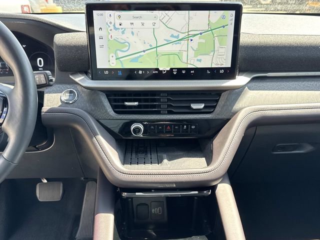 Used 2025 Ford Explorer Platinum w/ LUX Leather Package image 31