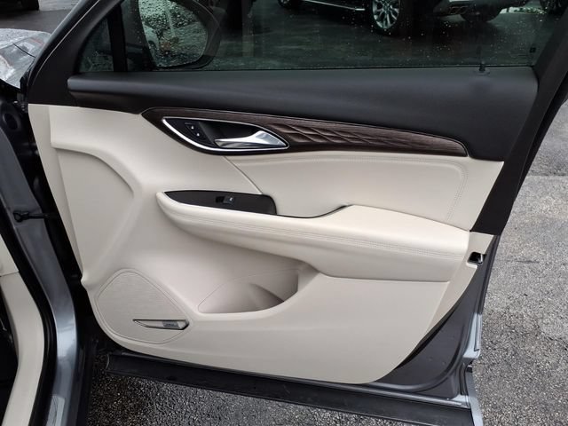 Used 2022 Buick Envision Avenir w/ Technology Package II AWD/4WD image 26