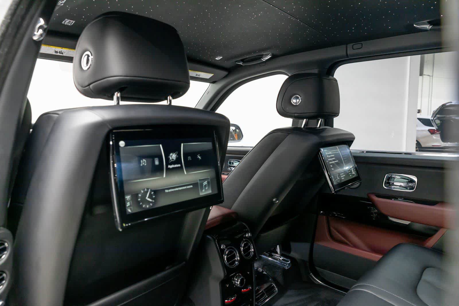 Certified 2022 Rolls-Royce Cullinan AWD/4WD image 32