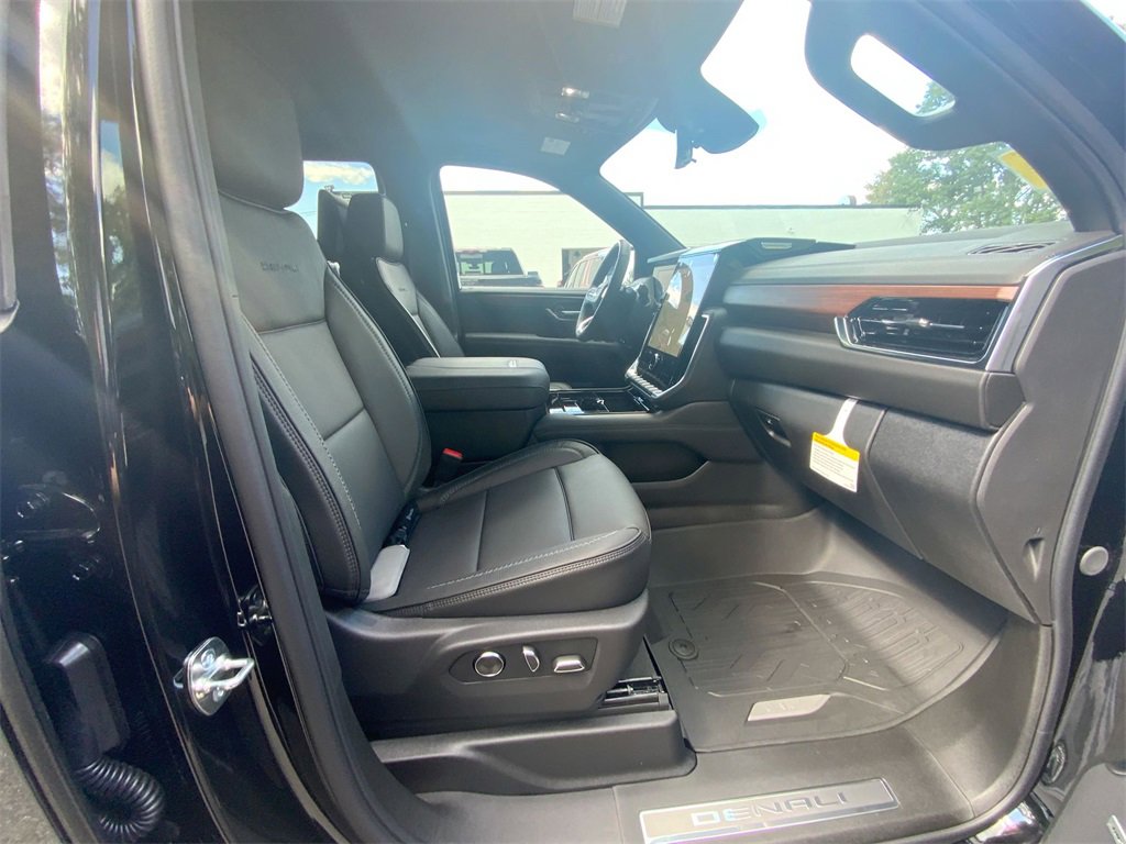 New 2025 GMC Yukon Denali w/ Denali Reserve Package image 31