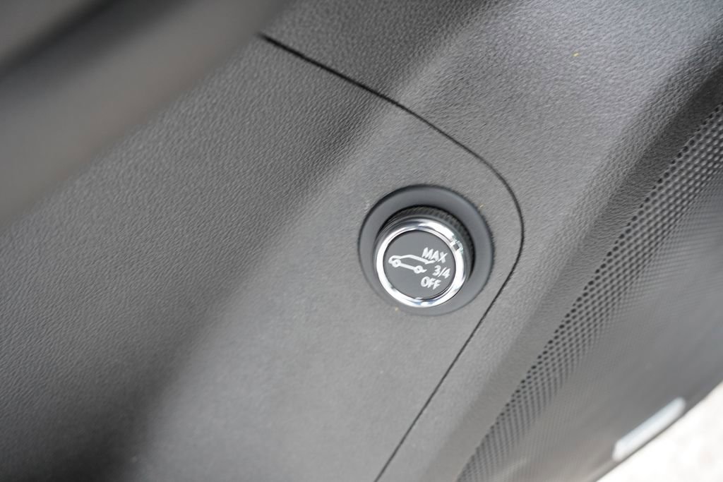 Certified 2023 GMC Acadia SLE image 25