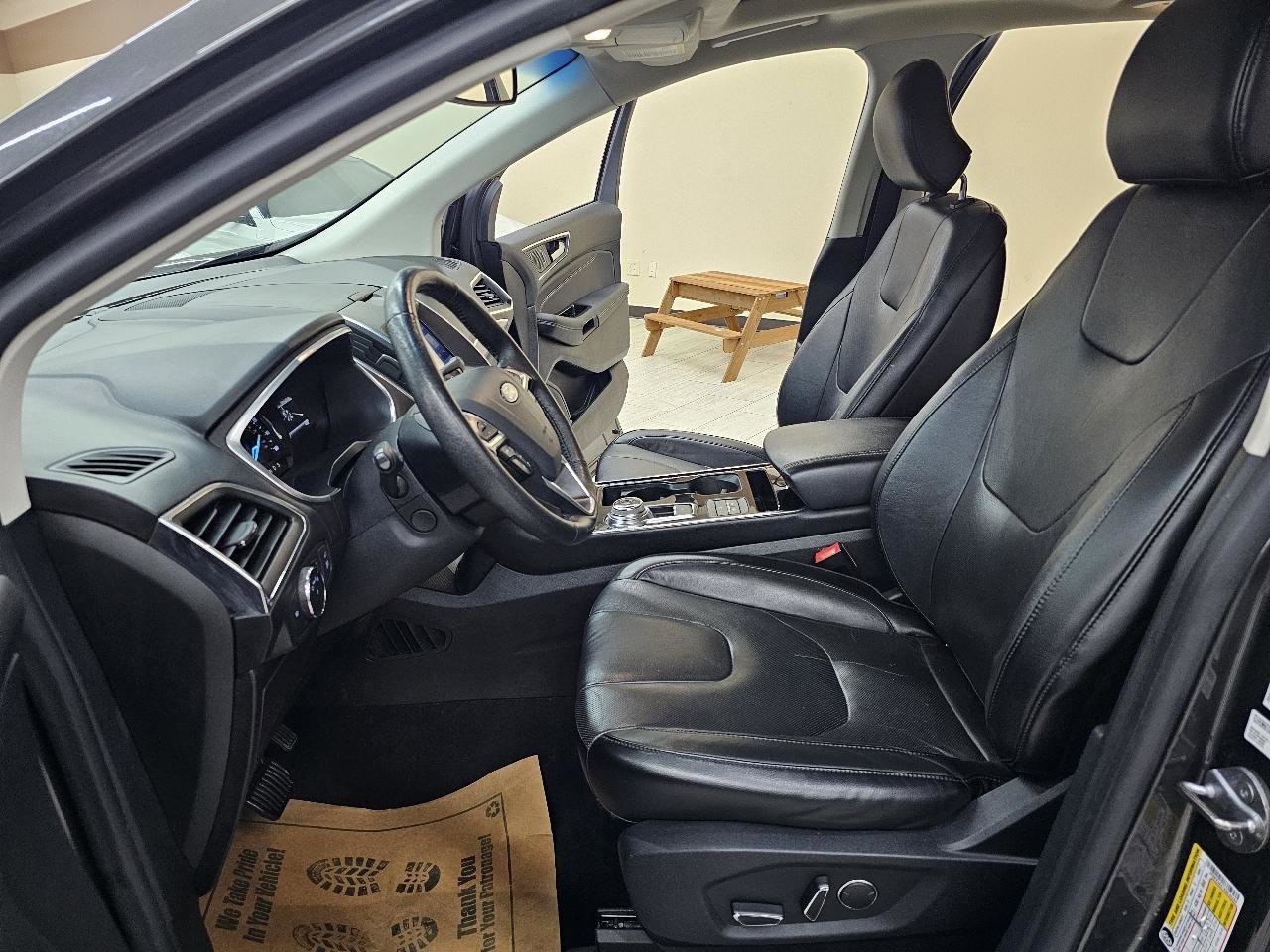 Used 2019 Ford Edge Titanium w/ Equipment Group 301A FWD image 19