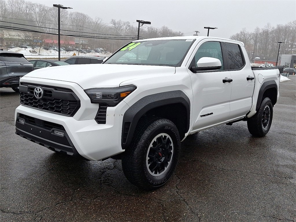 Used 2024 Toyota Tacoma TRD Off-Road image 3