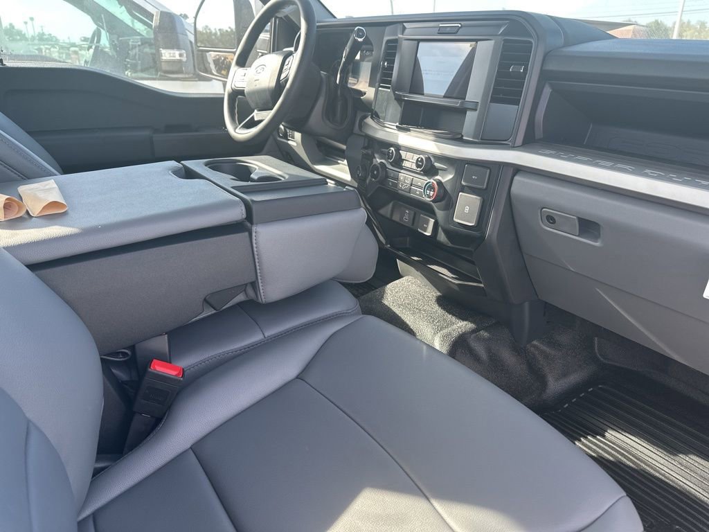 New 2025 Ford F450 XL image 3