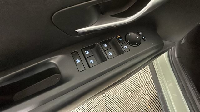 Certified 2025 Hyundai Santa Cruz SE FWD image 11