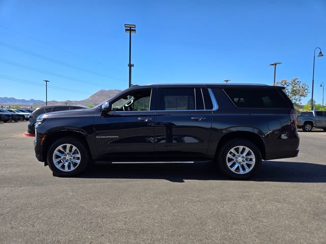 Used 2025 Chevrolet Suburban Premier AWD/4WD image 3